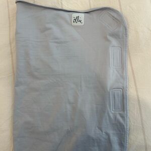 Ollie swaddle in grey!

Used once so it’s in perfect condition :)